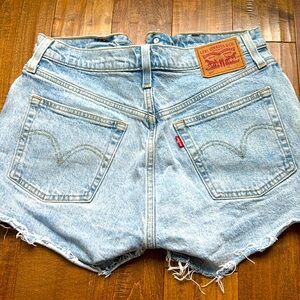 Levi’s 501 denim shorts Size 28